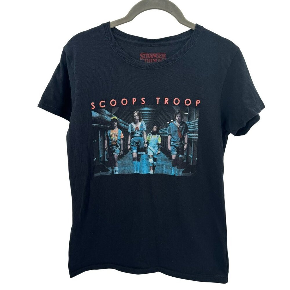 Stranger Things Scoops Troop Black Graphic Tee Womens Medium 100% Cotton Netflix